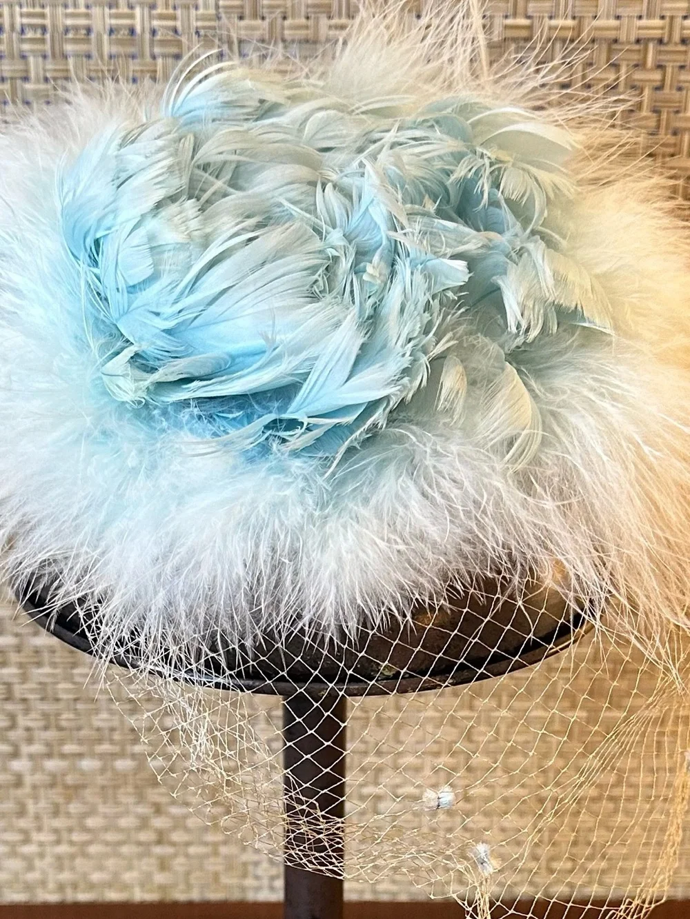 VTG 1960s Tiffany Blue Marabou Feather Birdcage Fascinator Cocktail Hat - Picture 9 of 11